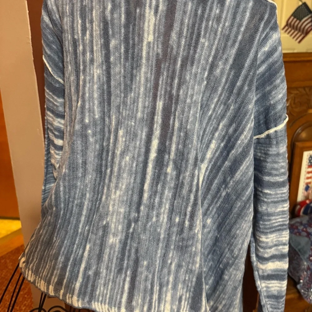 NIC+ZOE Blue and White Knit Top - Picture 5 of 8